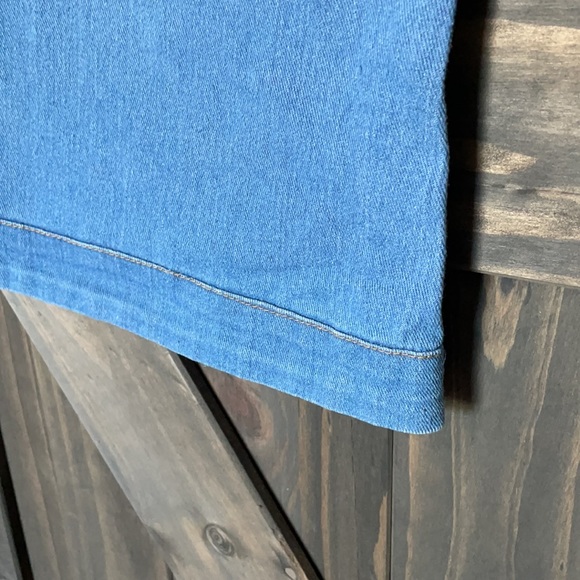 Ladies Stretch Bell Bottom Jeans - Picture 5 of 9